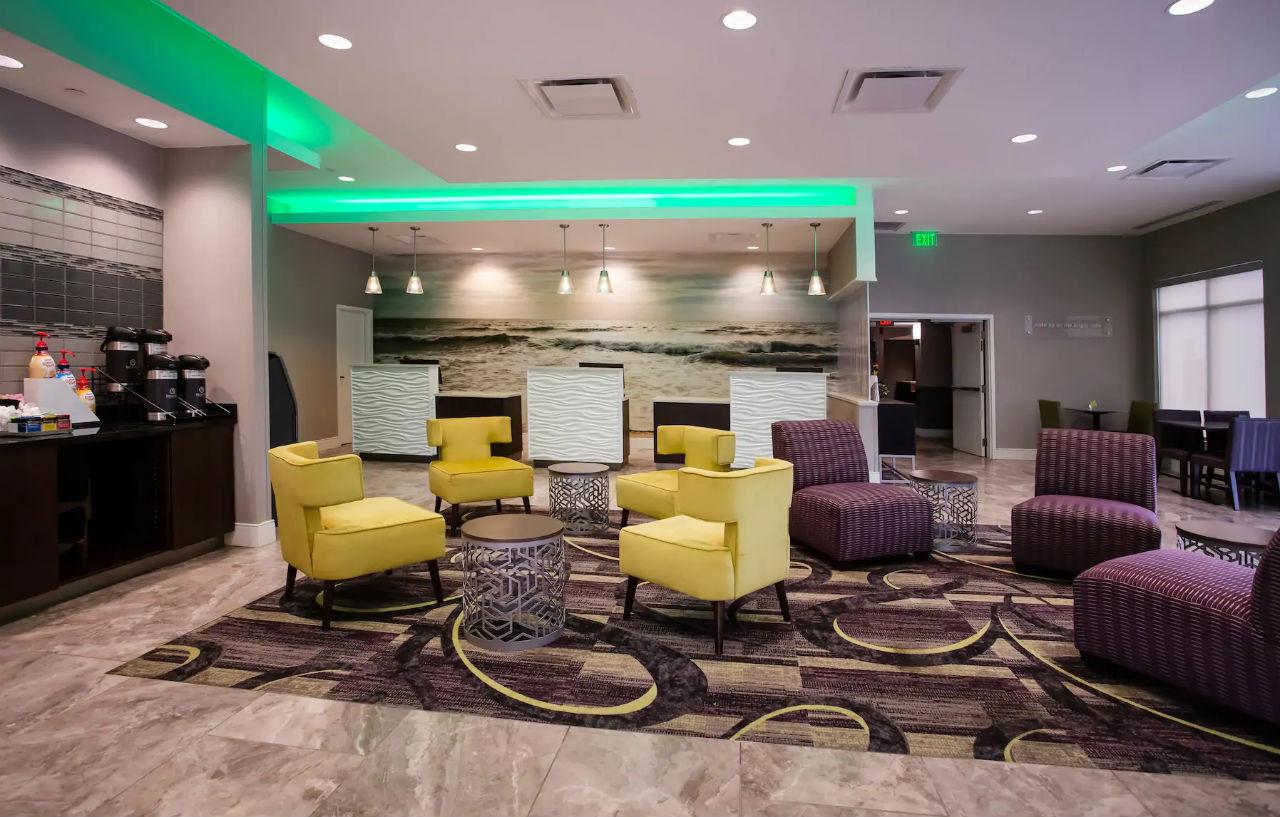 La Quinta By Wyndham Virginia Beach Exterior photo